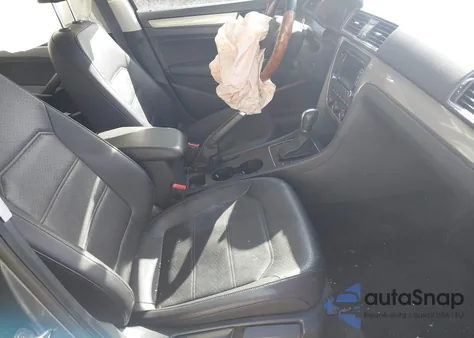 2015 Volkswagen Passat 1.8T Limited Edition from USA, damaged, VIN 1VWAT7A33FC111689